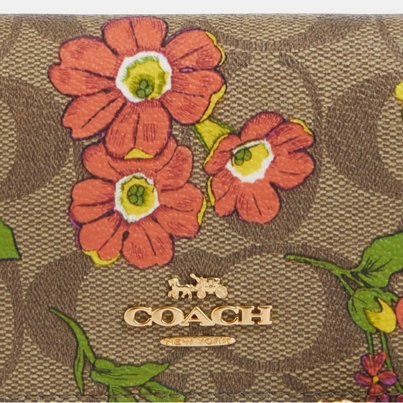 NWT COACH Boxed Mini Wallet On A Chain Floral Print Small White Flowers - Picture 2 of 6